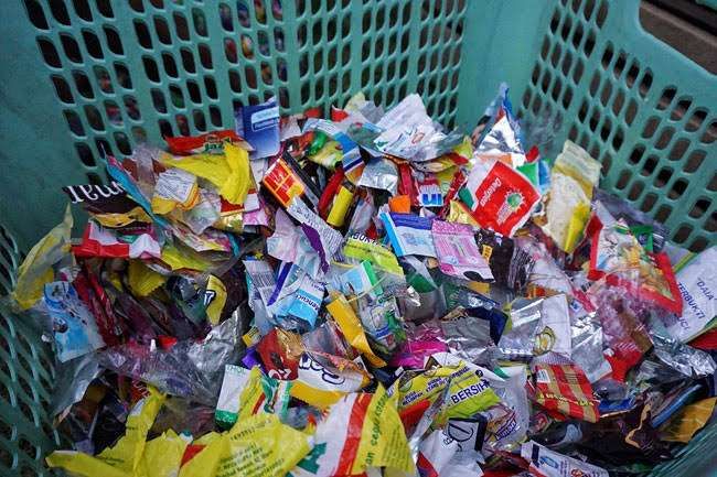 cara menghilangkan noda limbah plastik